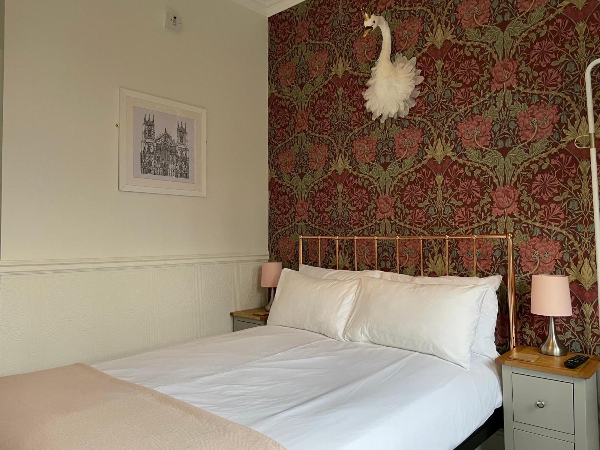 The Bishop And The Bison Bed and Breakfast York Værelse billede